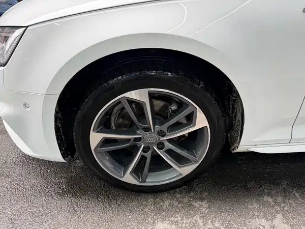 Audi A4L 2018