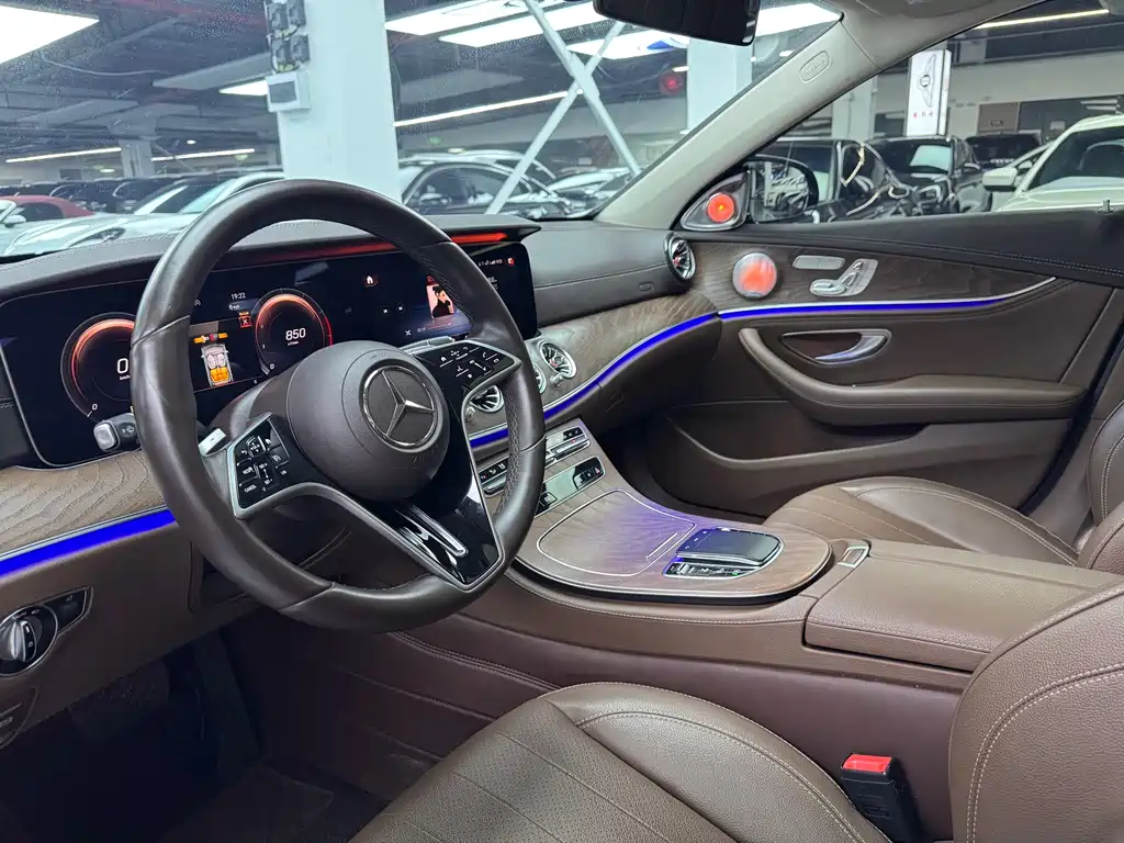 Mercedes-Benz E-Class 2022 — фото 6