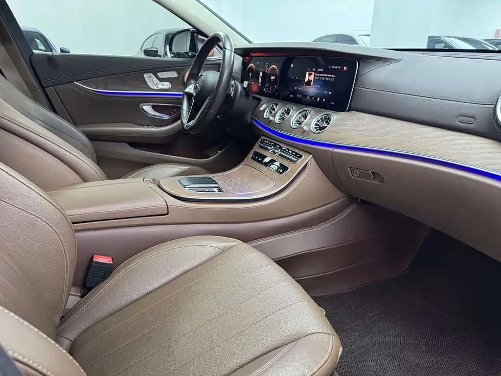 Mercedes-Benz E-Class 2022 — фото 21