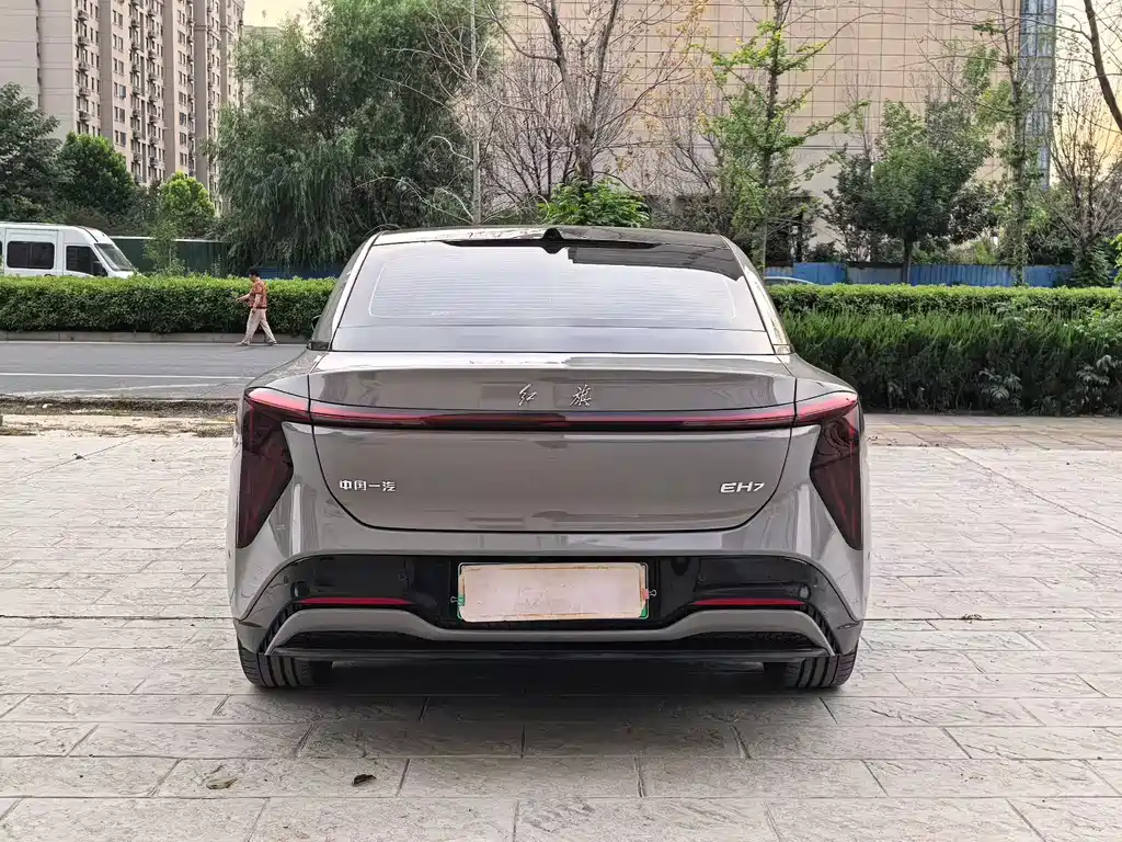 Hongqi EH7 2025 — фото 8