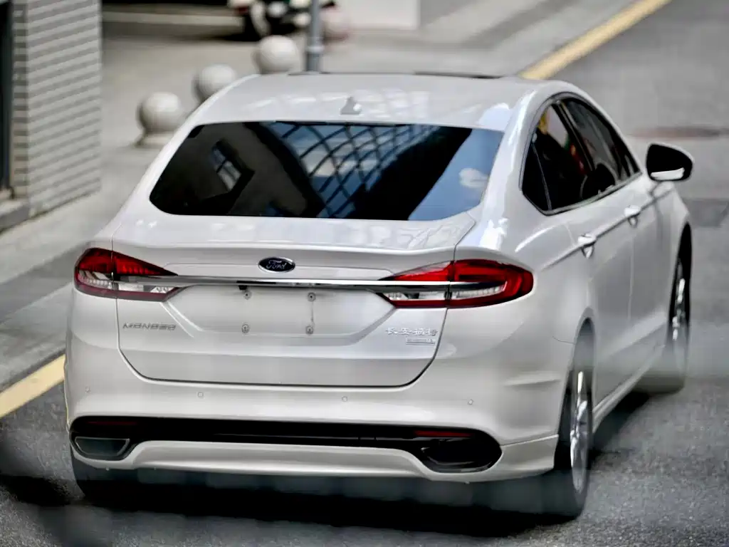 Ford Mondeo 2018 — фото 5