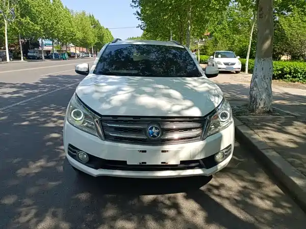 Venucia T70 2015