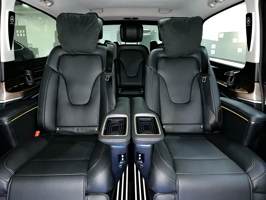 Mercedes-Benz V-Class 2020 — фото 10