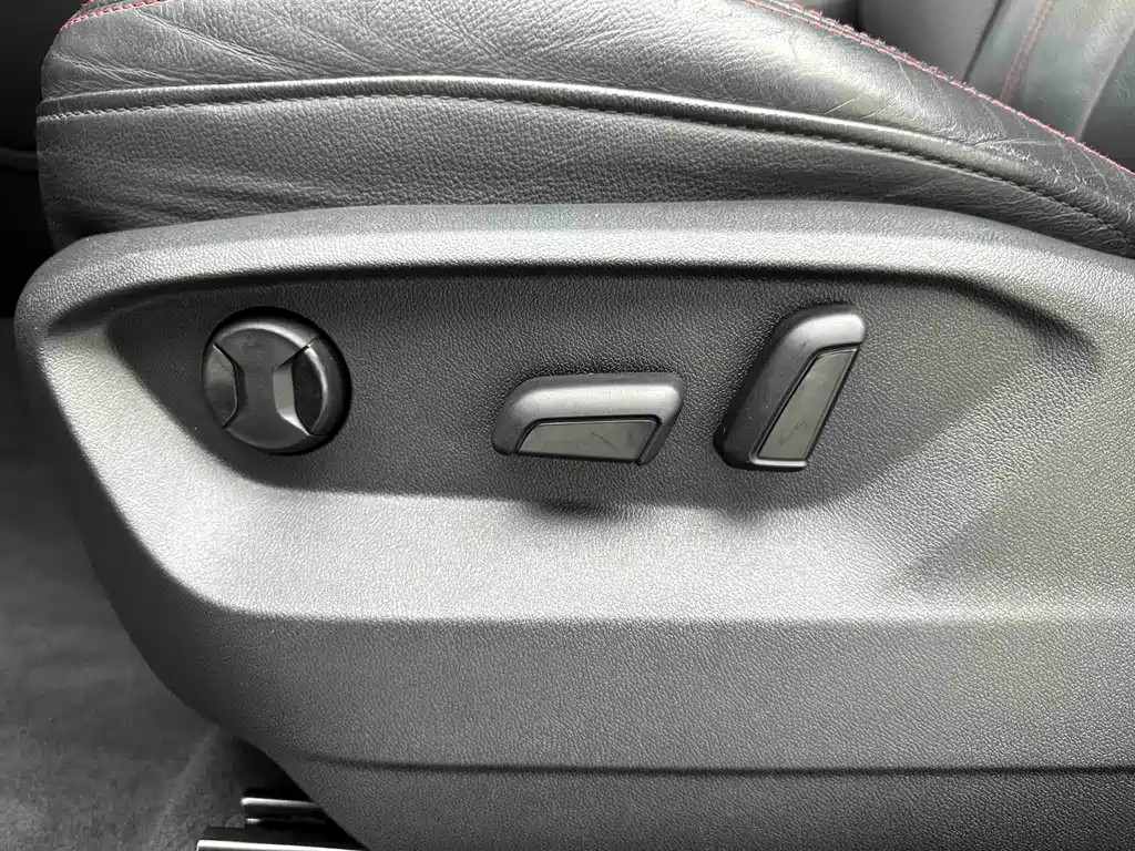 Audi Q2L 2023 — фото 11