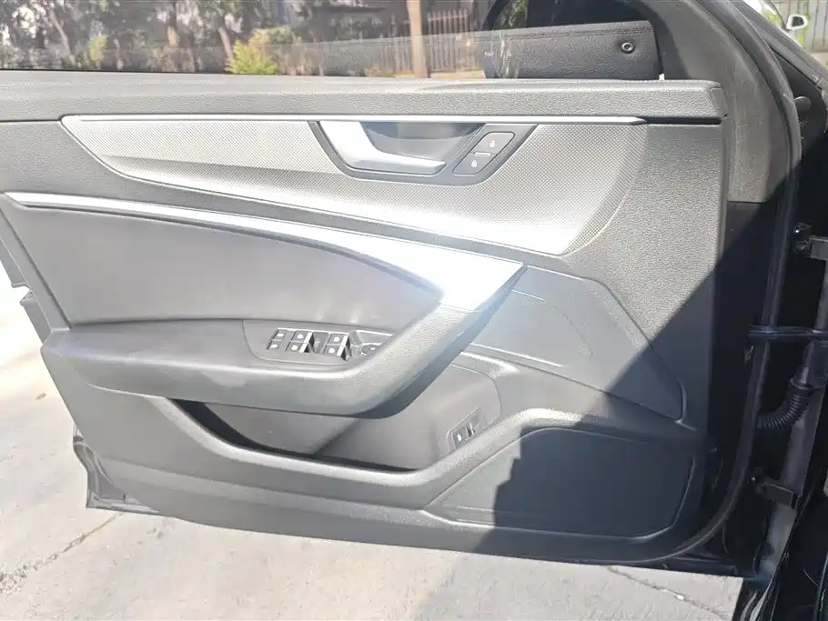 Audi A6L 2021