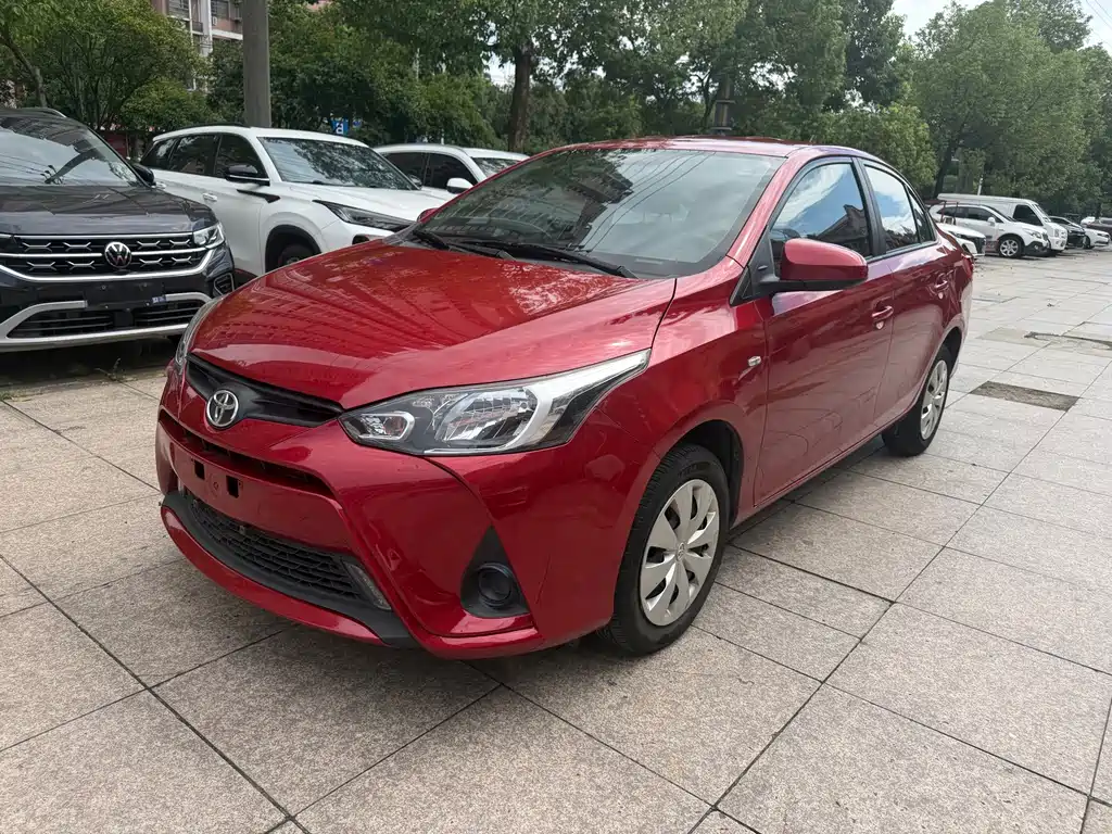 Toyota Yaris L 2020 — фото 1