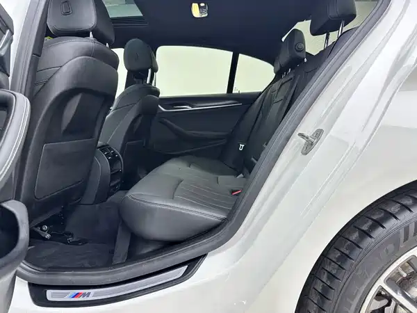 BMW 5 Series 2022