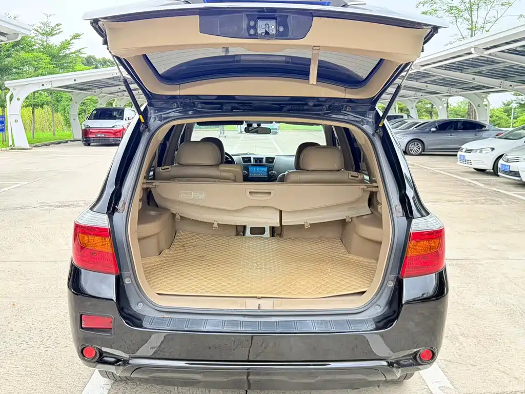 Toyota Highlander 2010 — фото 12