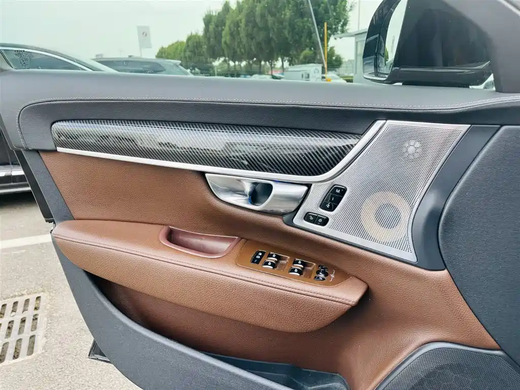 Volvo S90 PHEV 2019 — фото 13