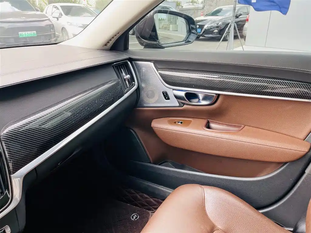 Volvo S90 PHEV 2019 — фото 15