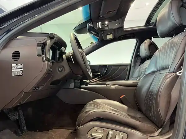 Lexus LS 2018