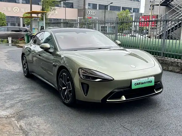 Xiaomi SU7 2025