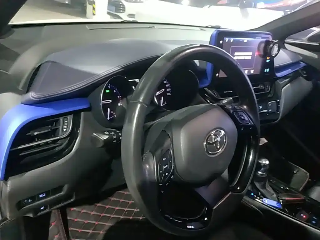 Toyota IZOA 2019 — фото 10