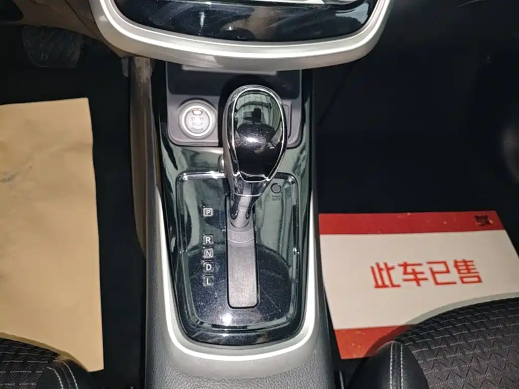 Nissan Tiida 2018 — фото 14