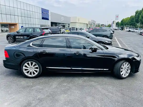 Volvo S90 Plug-In Hybrid 2019