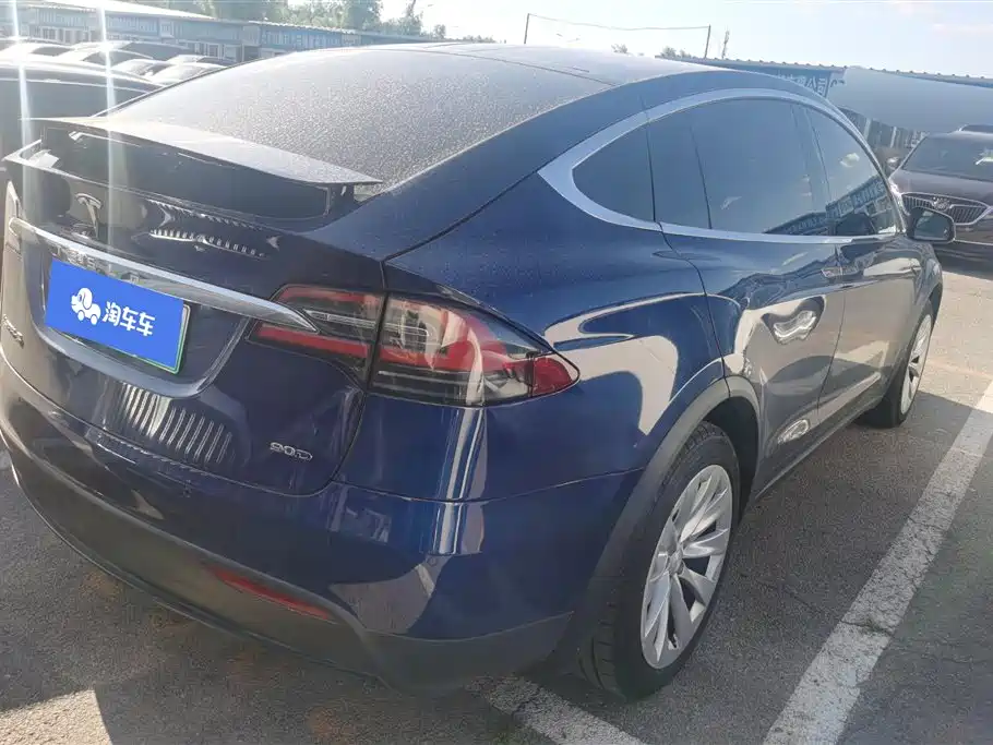 Tesla Model X 2017 — фото 3