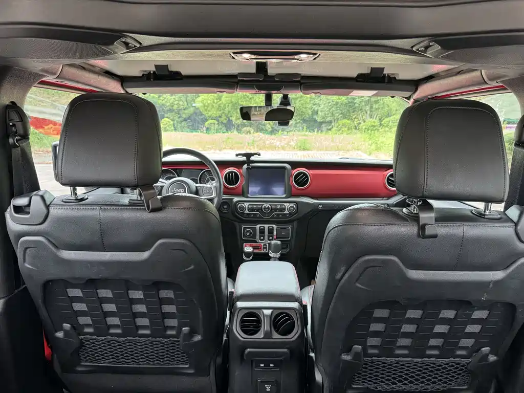 Jeep Wrangler 2022 — фото 11