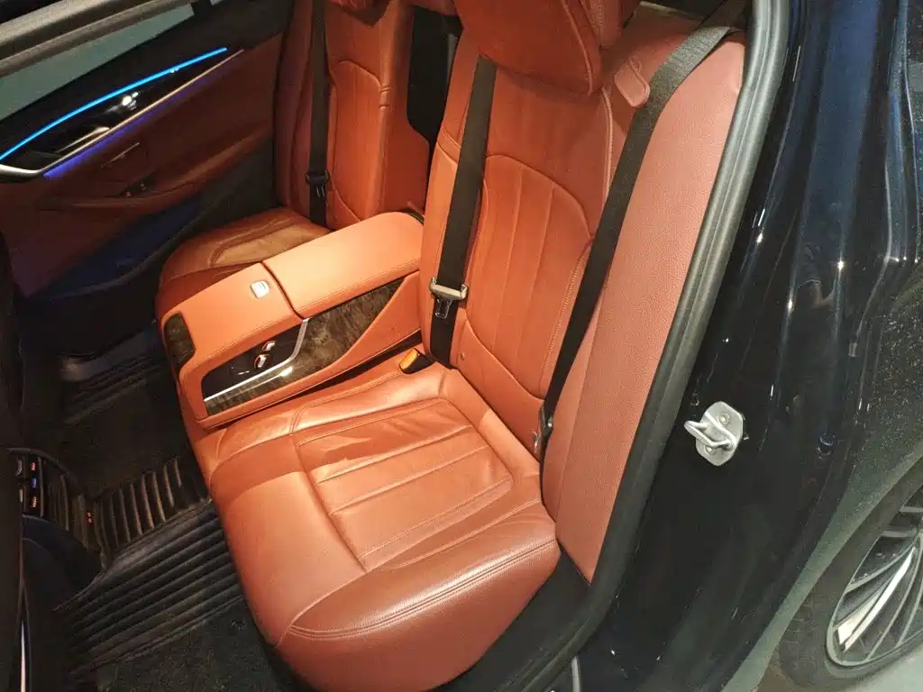 BMW 5 Series 2020 — фото 14