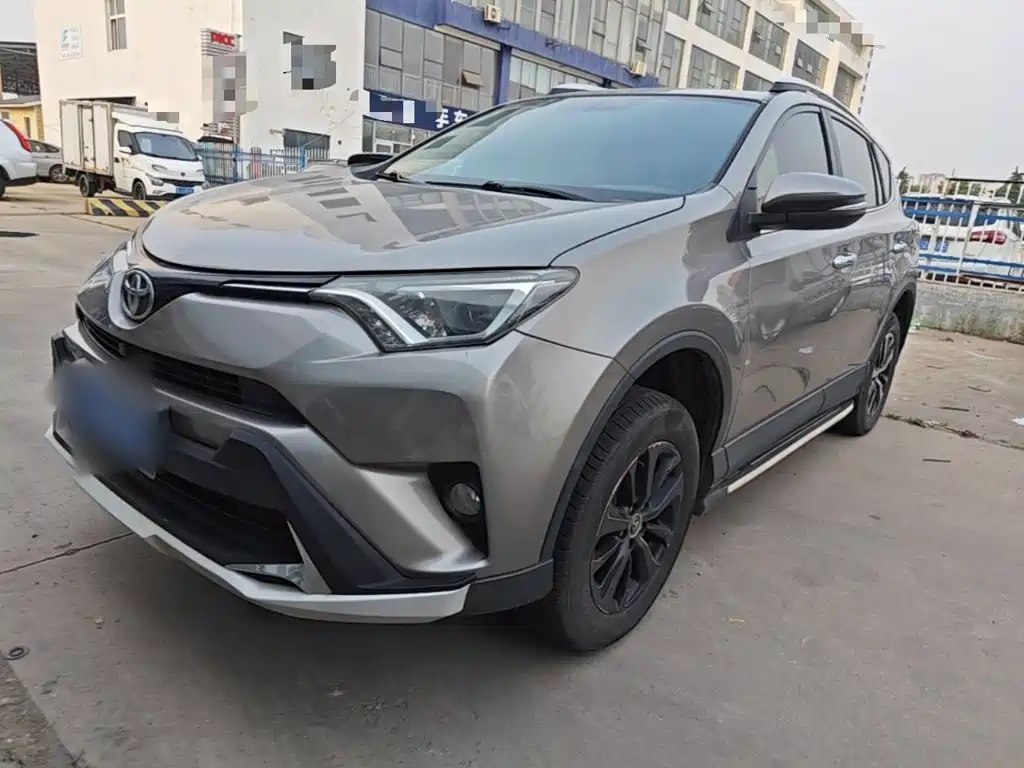 Toyota RAV4 2017 — фото 2