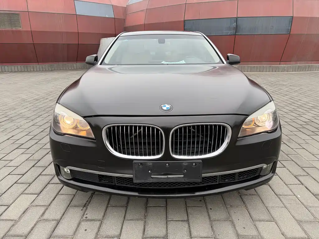 BMW 7 Series 2011 — фото 2