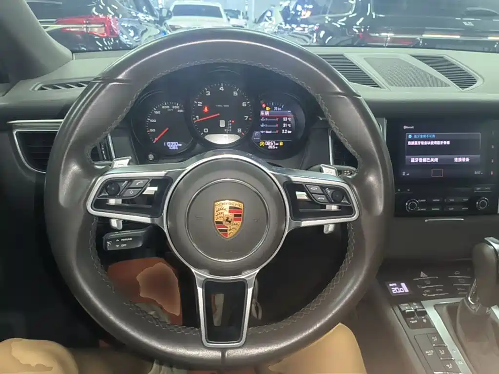 Porsche Macan 2018 — фото 11