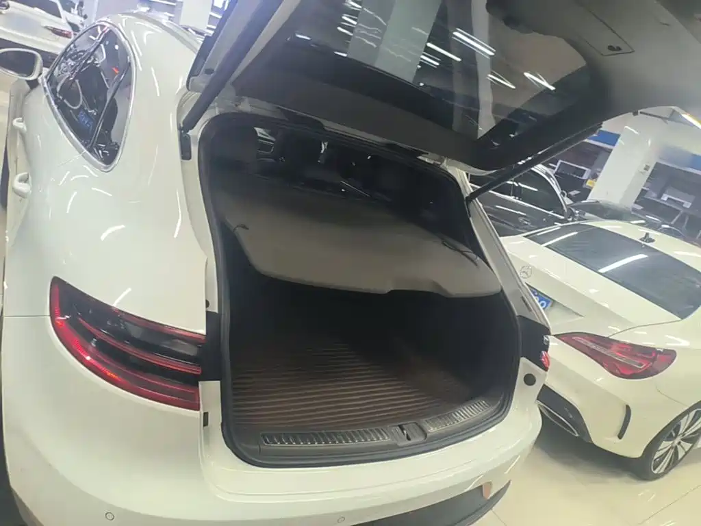 Porsche Macan 2018 — фото 19