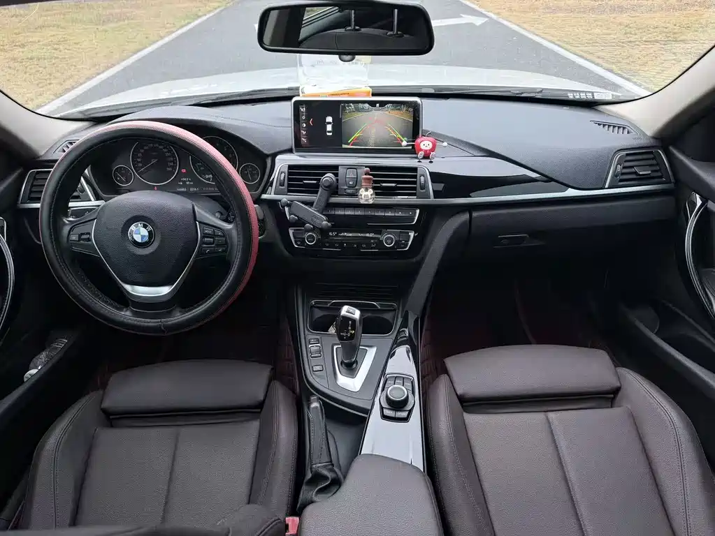 BMW 3 Series 2018 — фото 10