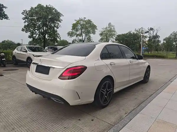 Mercedes-Benz C-Class 2021