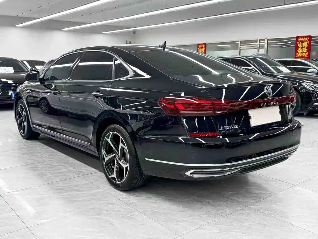 Volkswagen Passat 2023