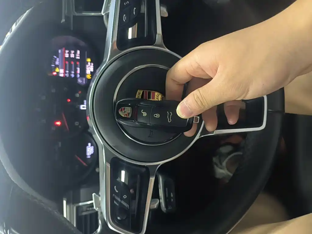 Porsche Macan 2018 — фото 9