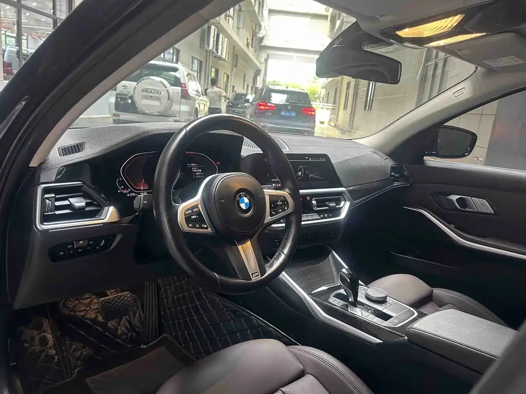 BMW 3 Series 2022 — фото 14