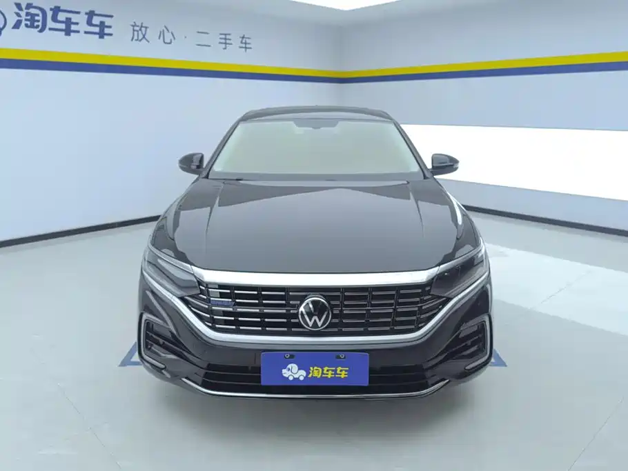 Volkswagen Passat Plug-In Hybrid 2023 — фото 2