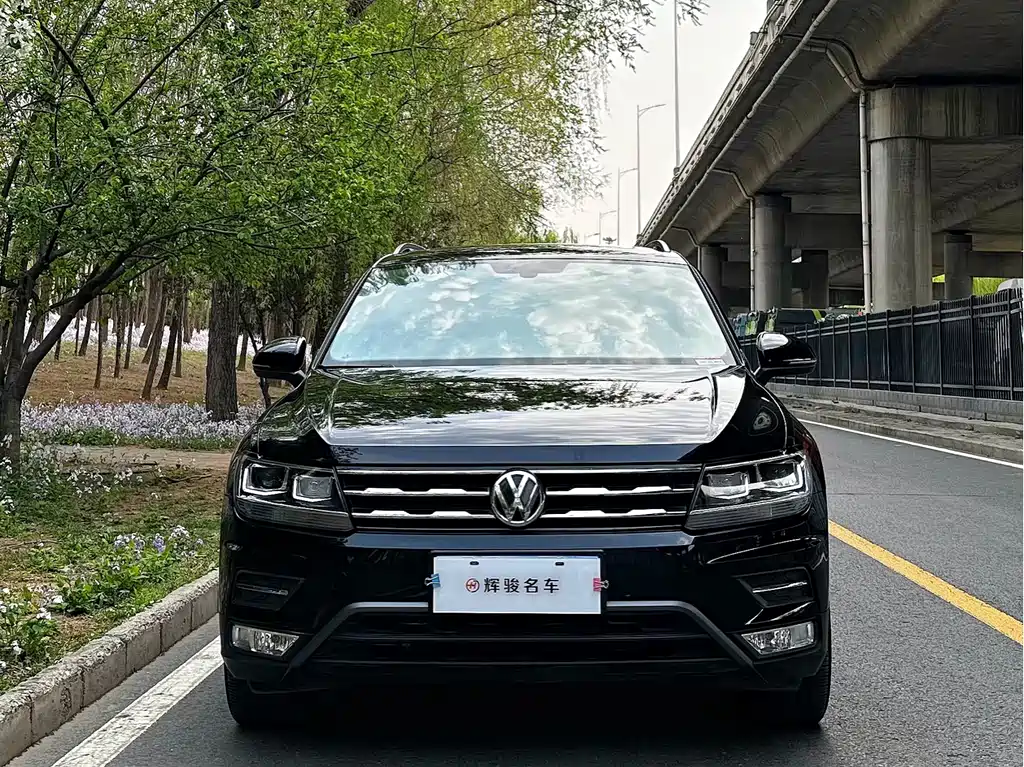 Volkswagen Tiguan L 2020 — фото 2
