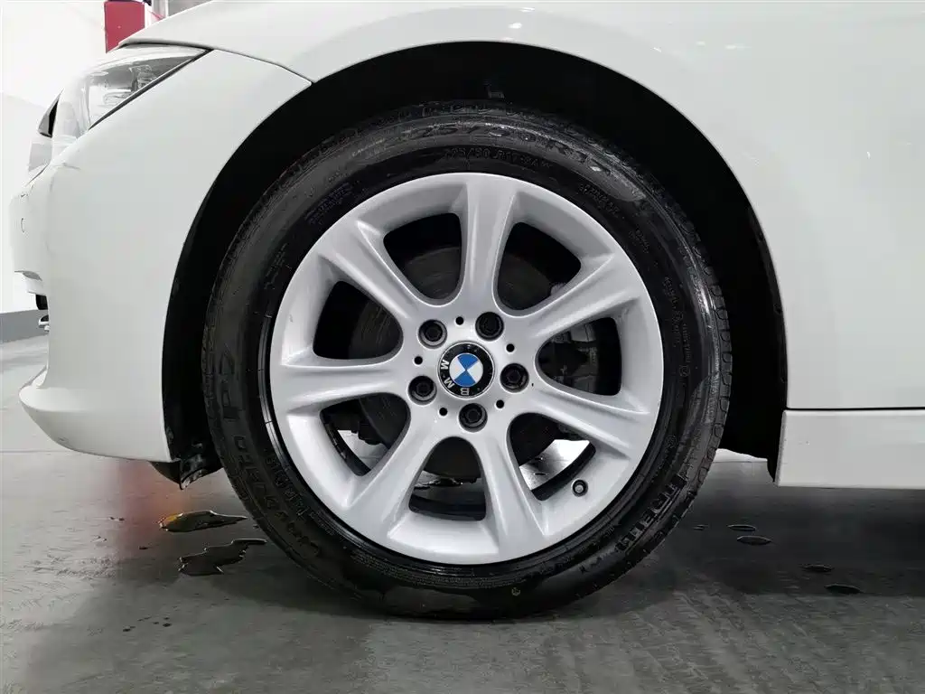 BMW 3 Series 2015 — фото 17