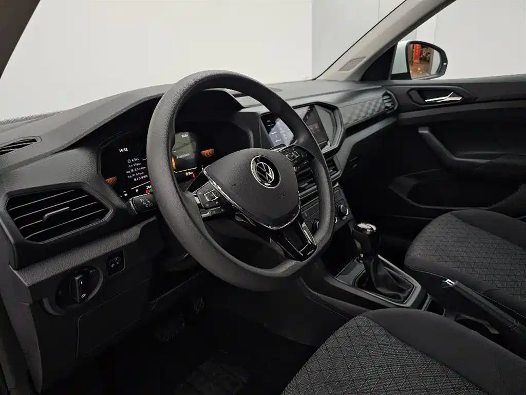 Volkswagen T-Cross 2025