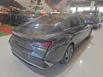 Hyundai Elantra 2025