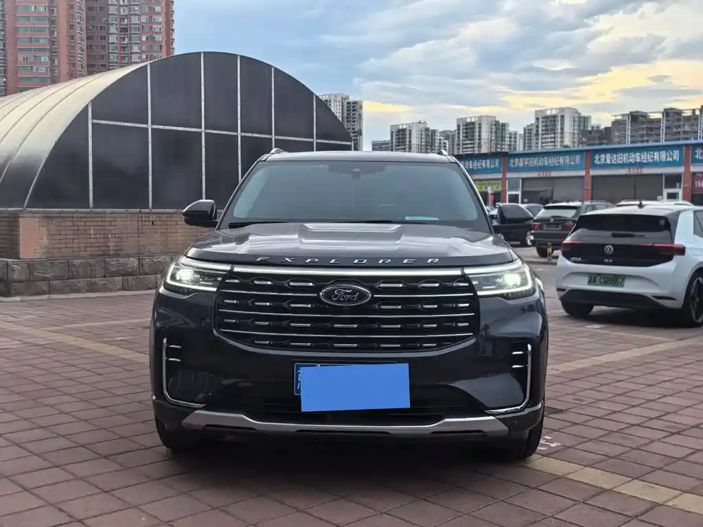 Ford Explorer 2023 — фото 4