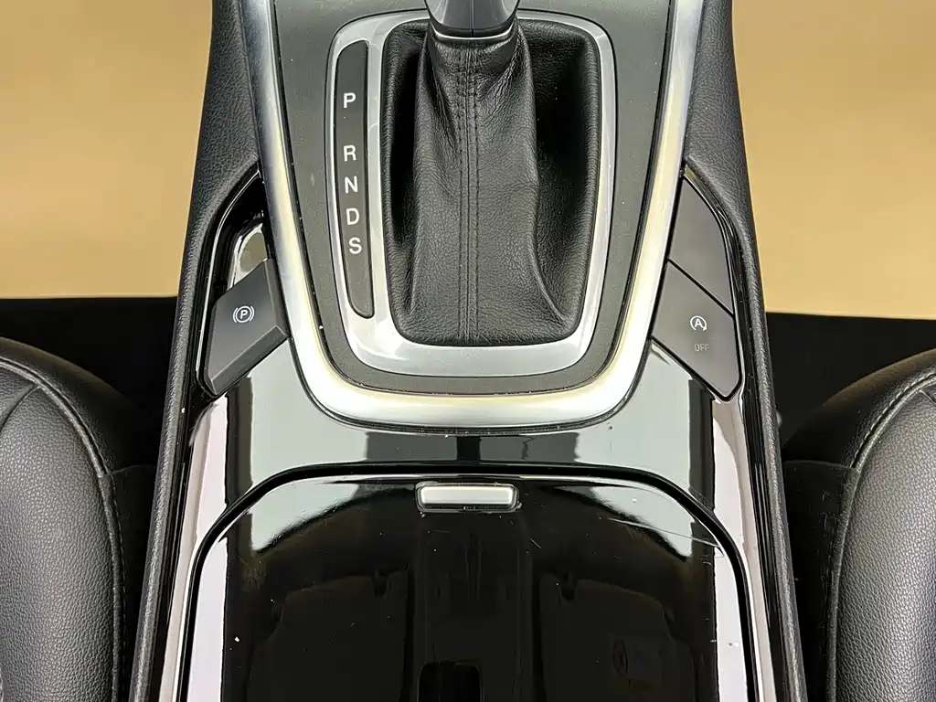 Ford Edge 2020 — фото 13