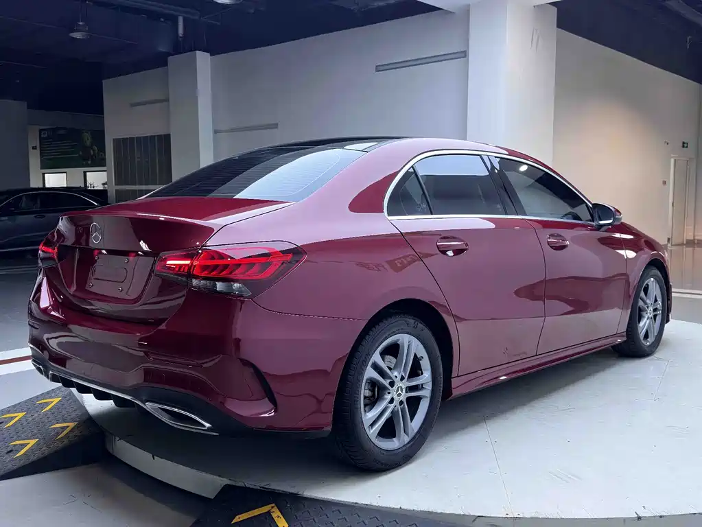 Mercedes-Benz A-Class 2022 — фото 6