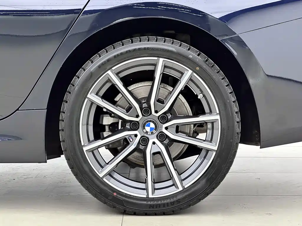 BMW 3 Series 2023 — фото 14