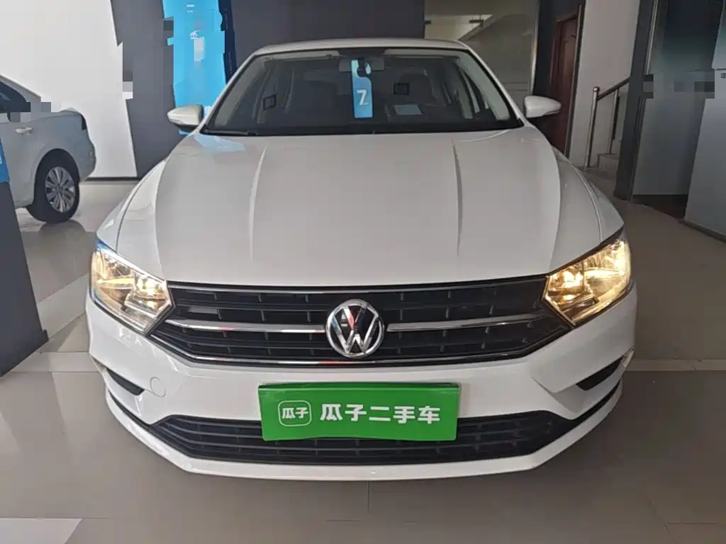 Volkswagen Bora 2023