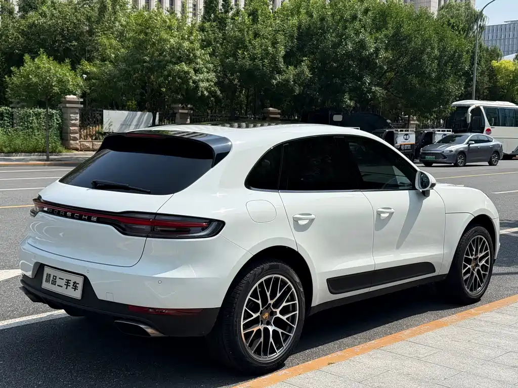 Porsche Macan 2020 — фото 28