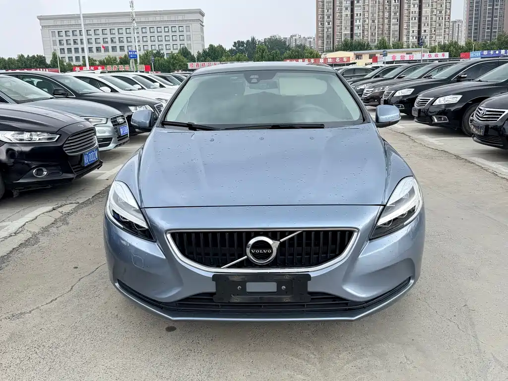 Volvo V40 2017 — фото 2