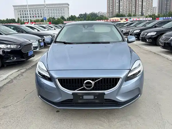 Volvo V40 2017