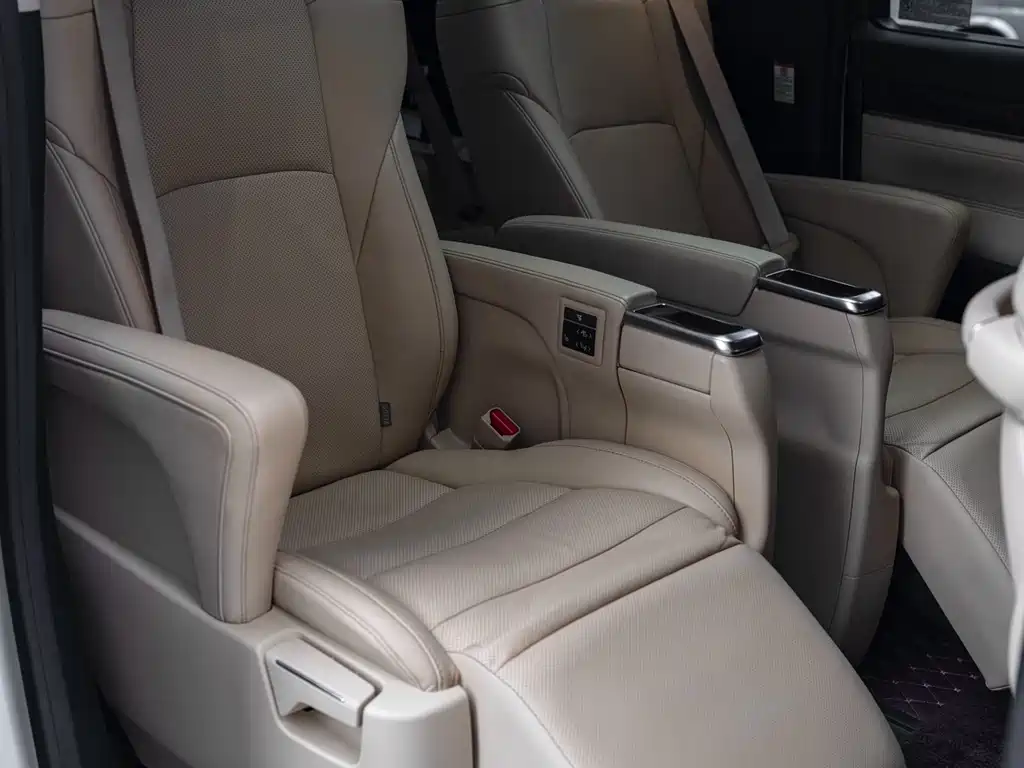 Toyota Alphard 2019 — фото 17