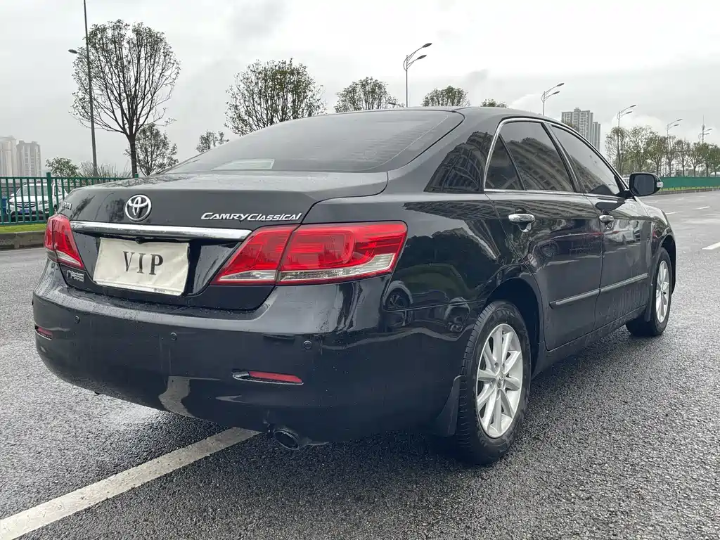 Toyota Camry 2015 — фото 2