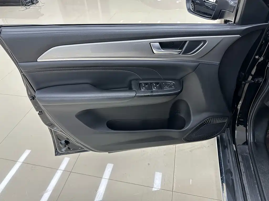 Haval M6 2023 — фото 16