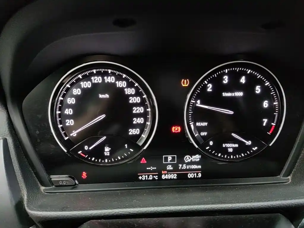 BMW 1 Series 2020 — фото 12