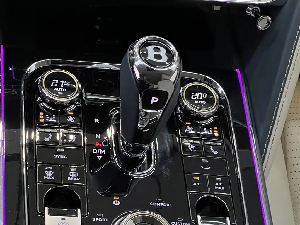 Bentley Flying Spur 2021 — фото 18