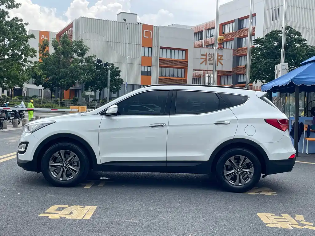 Hyundai Santa Fe 2014 — фото 6